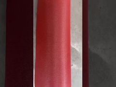 耐久の贅沢なビニールのフロアーリングは積層のフロアーリングのための泡の下敷きの下にあった